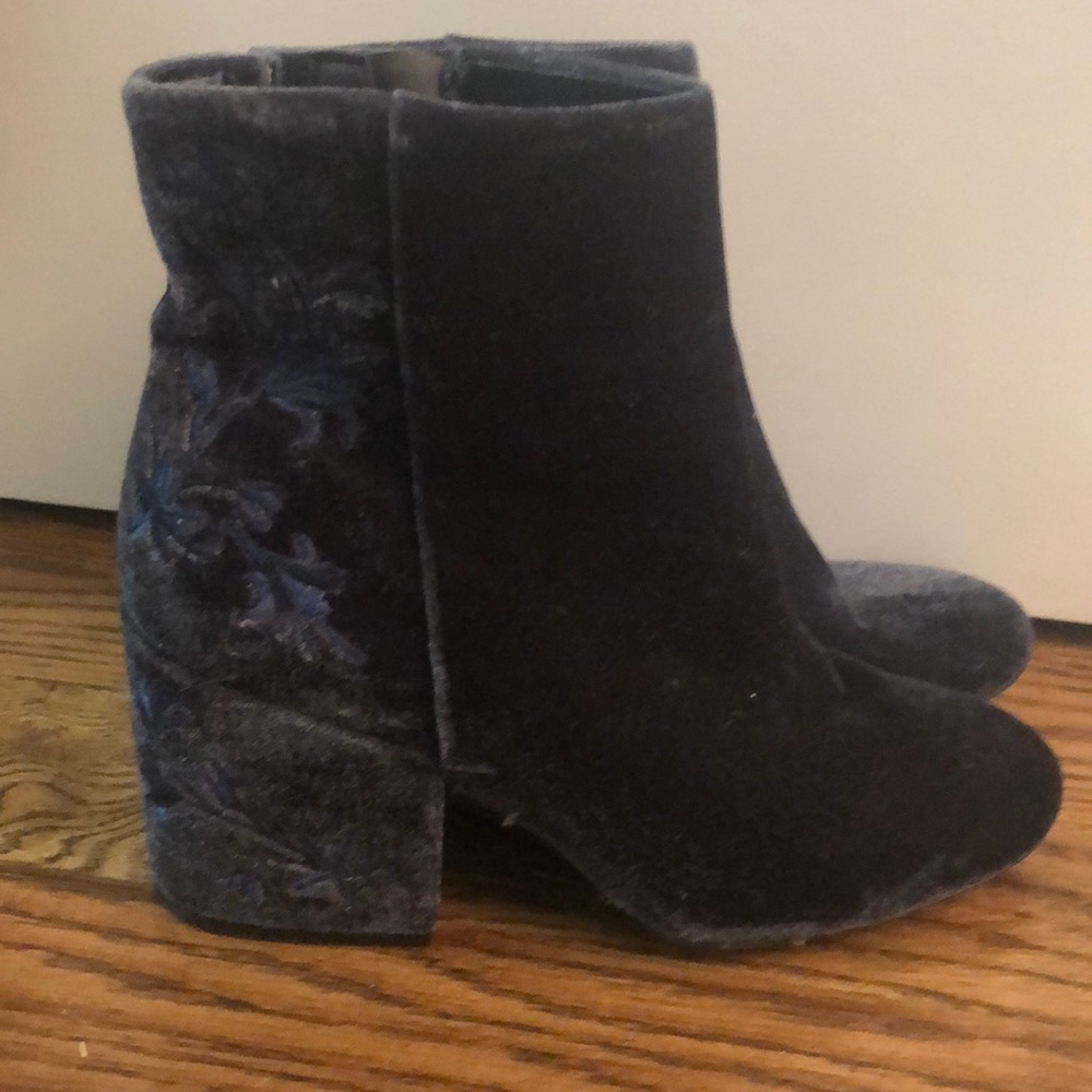 Kenneth Cole Velvet booties